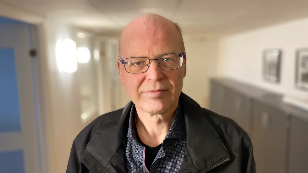 Anders Lindèn lämnar SD och blir moderat och därmed vilde i kommunfullmäktige. Han hoppas till och med att få slippa sitta tillsammans med sina forna partikamrater.