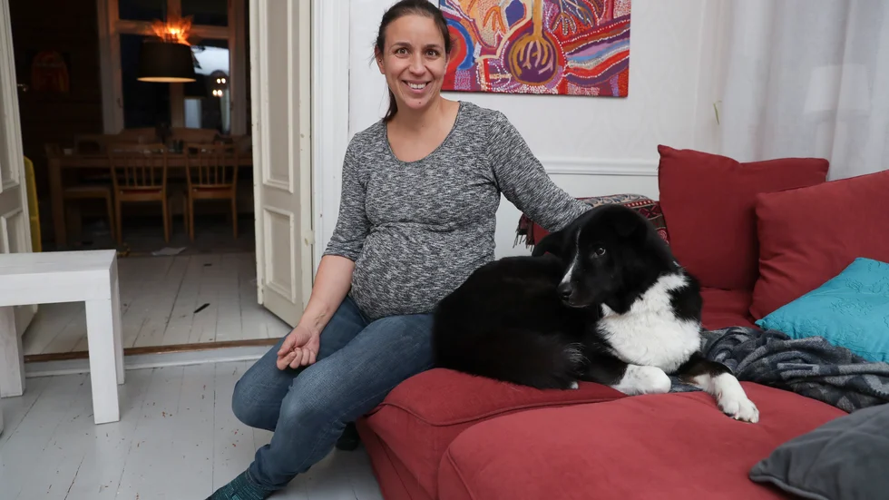 I Snow har Sara Rezgui och hennes familj en jättefin sällskaps- och familjehund. Men av och till kan den stillsamma och snälla tiken smita och ge sig ut på egna upptäcktfärder. 