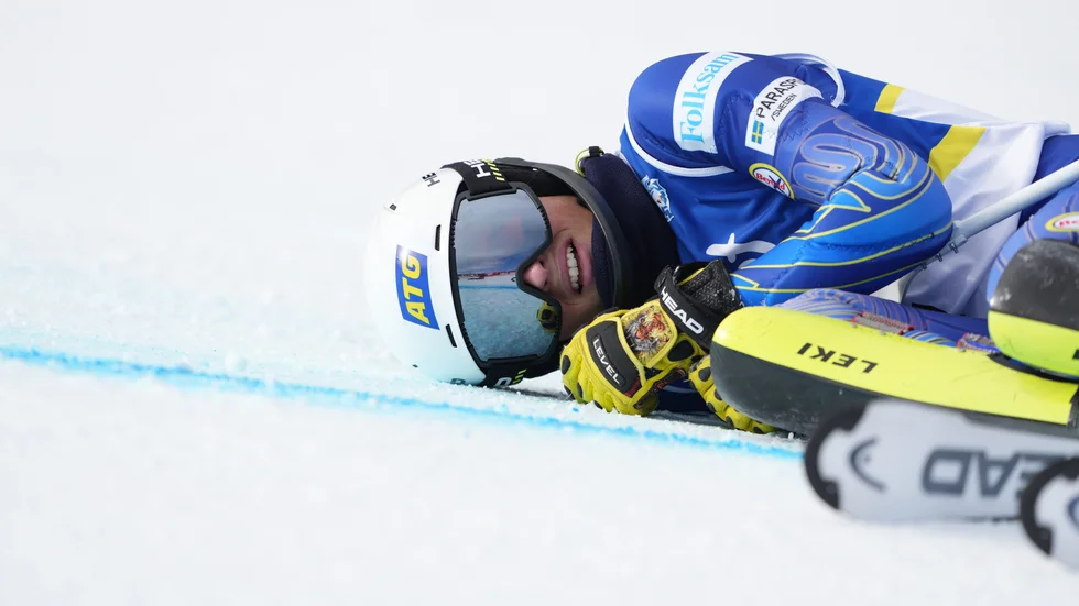 Det blev ingen spikrak väg till veckans andra VM-guld för Ebba Årsjö.
