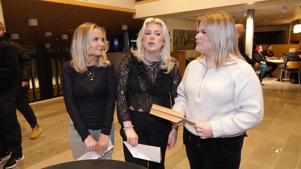 Maya Fjellström, Judith Lockby och Viktoria Persson trivdes på den tillfälliga fritidsgården på Norrmalmia.