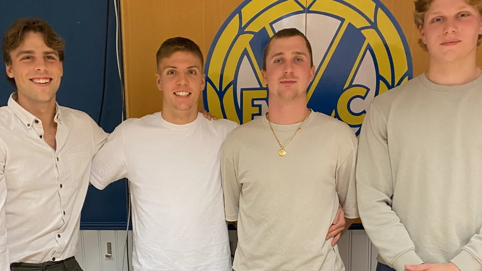 Fyra prisade spelare vid VFC:s avslutning, från vänster Martin Lindgren, Theodor Skarp, Fabian Falk och Melker Vogt.
