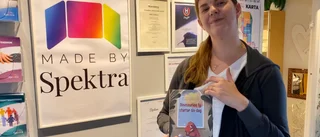 Profilen skriver bok om autistisk dinosaurie • Driver företag med 20 anställda: "Skapar arbetsmöjligheter åt folk som annars inte passar in" 