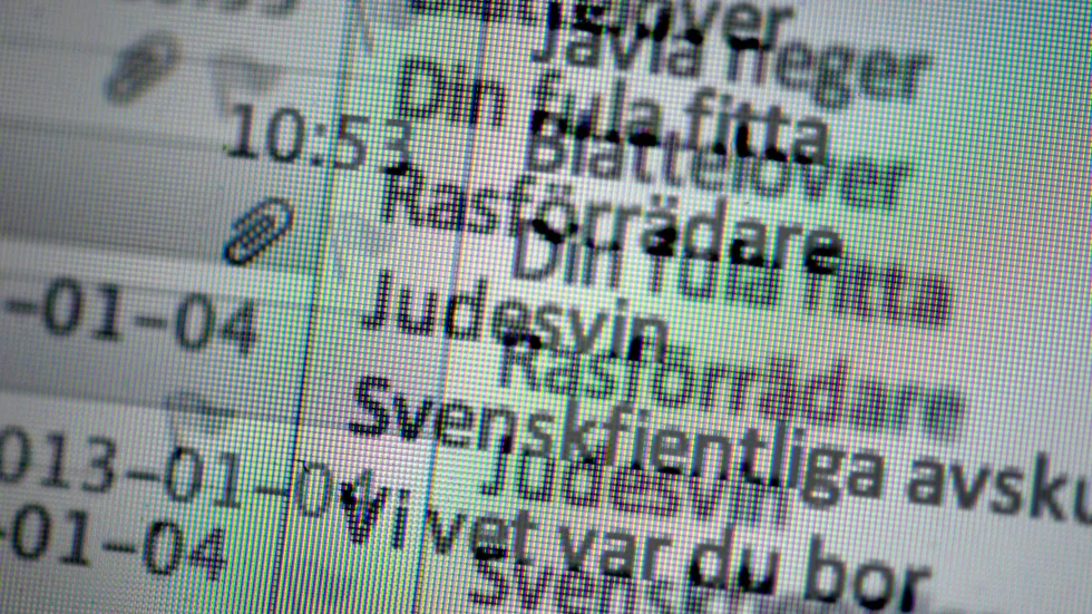 Hoten mot politiker förgiftar demokratin.