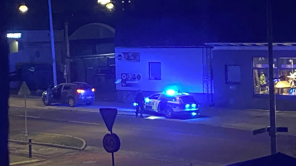 På tisdagskvällen stoppade och kontrollerade polis en bil på Hagebygatan.