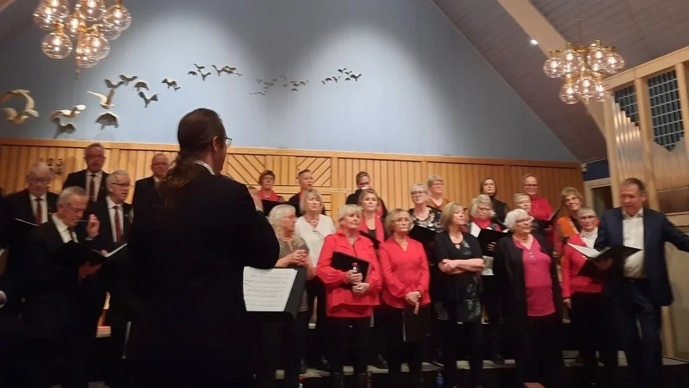 SCA/Pitebygdens manskör, Piteton och Rosvikskören gav sig ut på miniturné och framträdde i Normalmias foajé, i Piteå kyrka och i Rosvikskyrkan.