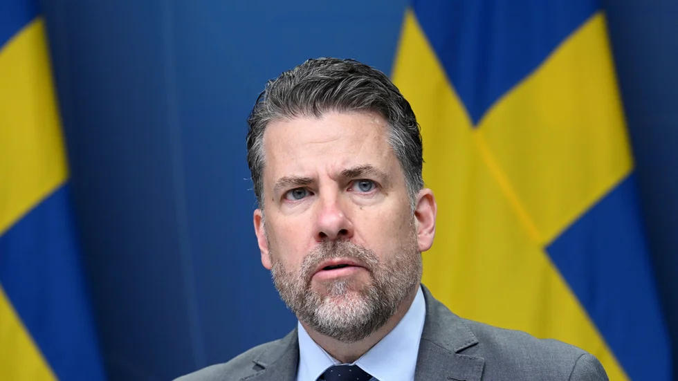 Migrationsverkets generaldirektör Mikael Ribbenvik uttryckte under SVT:s 30 minuter (16/11) förståelse för att regeringens förslag vållar oro.
