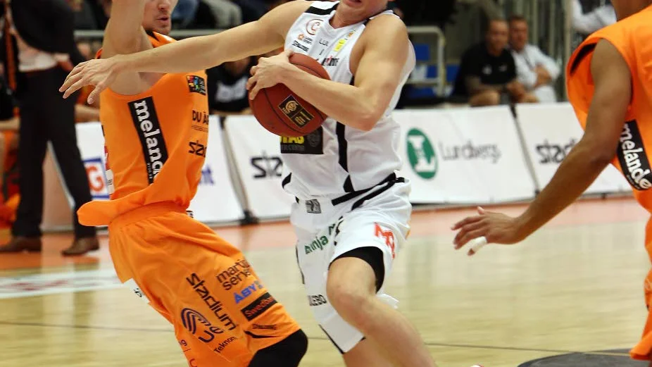 Tvärstopp. Adam Rönnqvists BC Luleå hittade ingen väg att vinna mot Norrköping.