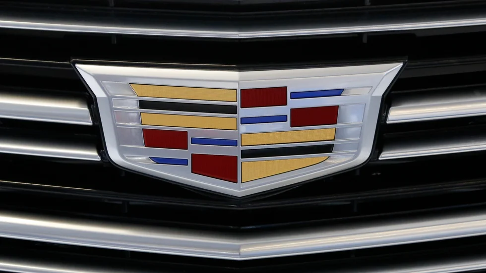 En bil av märket Cadillac, från 1959, blev föremål för en falsk annons på Facebook. Bilden har inget med artikelns innehåll att göra.