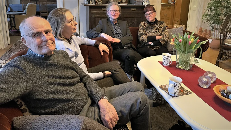 Från vänster: Anders Bäcklin, Linda Olsson, Erik Lindberg och Marianne Lövenstad, VIMIL-värd. Nätverket träffas ofta hemma hos värden.
