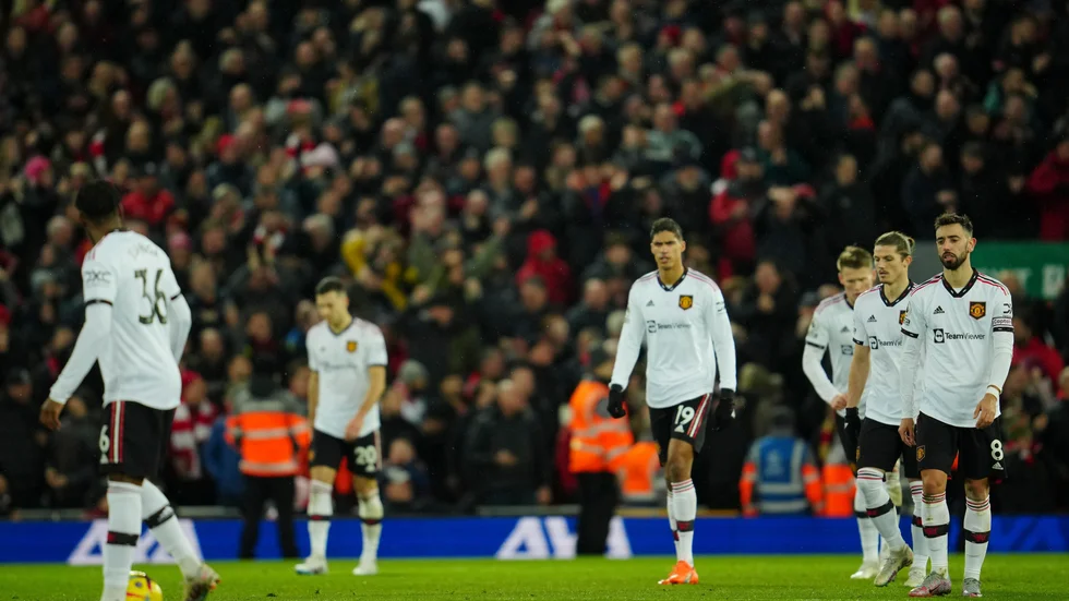 Manchester United förlorade med hela 0–7 mot Liverpool, dagen efter väntade ett tidigt morgonmöte.