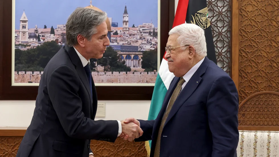 USA:s utrikesminister Antony Blinken (t v) och den palestinske ledaren Mahmoud Abbas har träffats i Ramallah.