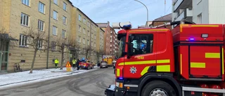 Blåljuspådrag på Alfeltsgatan 