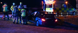 Trafikolycka vid flygplatsen – bil körde av vägen