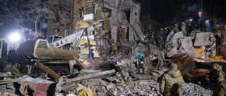 Robotanfall mot flerfamiljshus i Donetsk