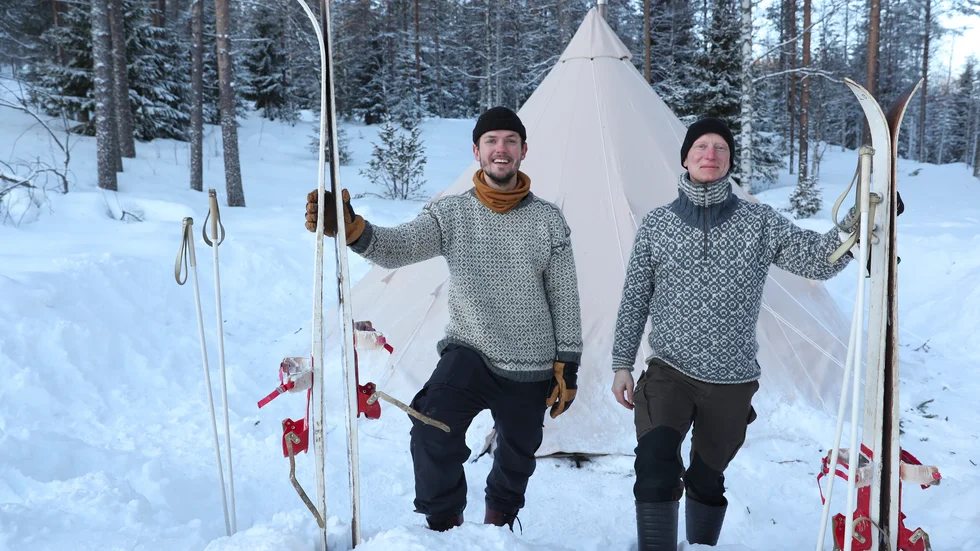 Elias Olofsson och Nicholas Nygren har båda rötterna i Göteborg. Nu utmanar de vintern genom att bo ett helt år i tältkåta. 