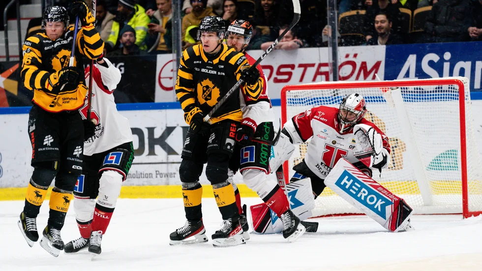 Albin Sundsvik och Skellefteå AIK ställs mot Örebro i semifinalen.
