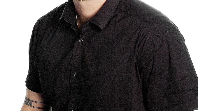 Carl Wennerstrand, en före detta medlem i vit makt-rörelsen, föreläser i Västervik. Foto: Linda Himsel