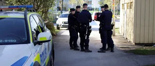 Två fortsatt anhållna för grovt vapenbrott