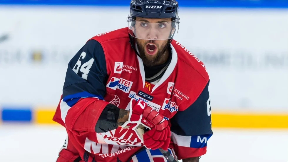 VIK-forwarden Alexander Lindqvist Hansen får böter för incidenten i macthen mot AIK.