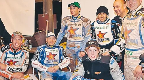 Dackarna hängde kvar i eliten.