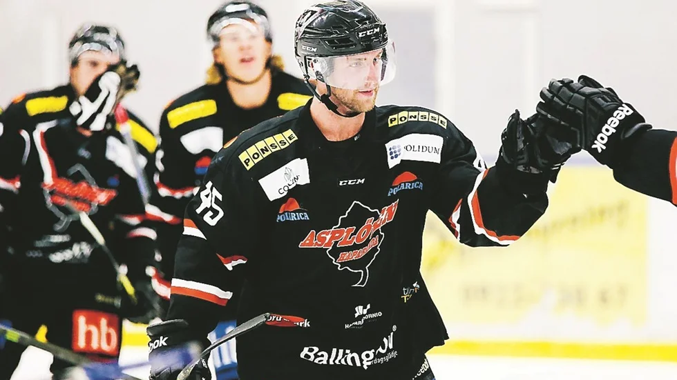 TROR PÅ SITT LAG. Sebastian Dyk är tvåa i Asplövens interna poängliga. I den kommande kvalserien får han bland annat möta barndomsvännen Victor Öhman i Västervik. Foto: Petra Isaksson