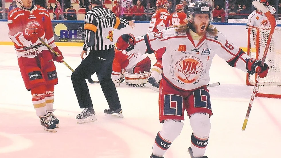 VILL TA FÖRSTA SEGERN. Emil Georgsson var besviken på insatsen i kvalseriepremiären mot Borlänge. Han lovar en bättre insats från Västervik i hemmapremiären mot Troja. Foto: Micael Rundberg.