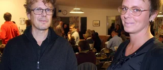 Föräldrar kräver ett besked från politiker