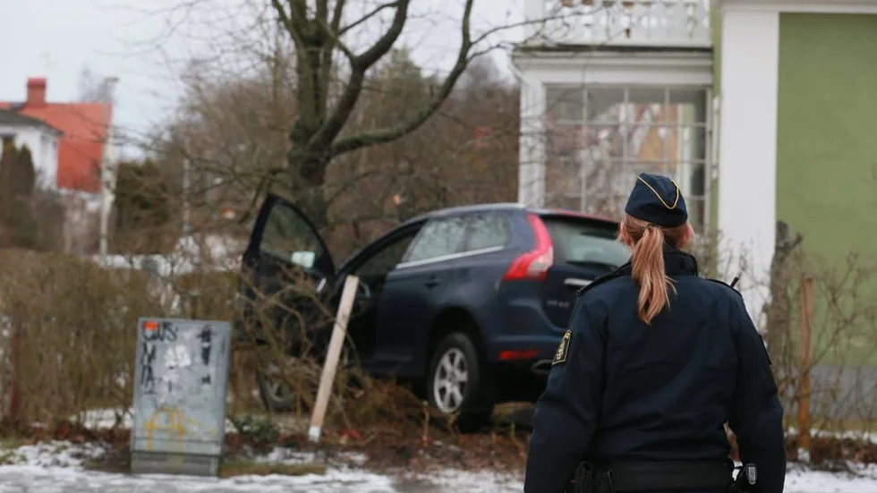 Föraren sprang ifrån olycksplatsen.