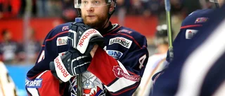 Junland lämnade i ambulans