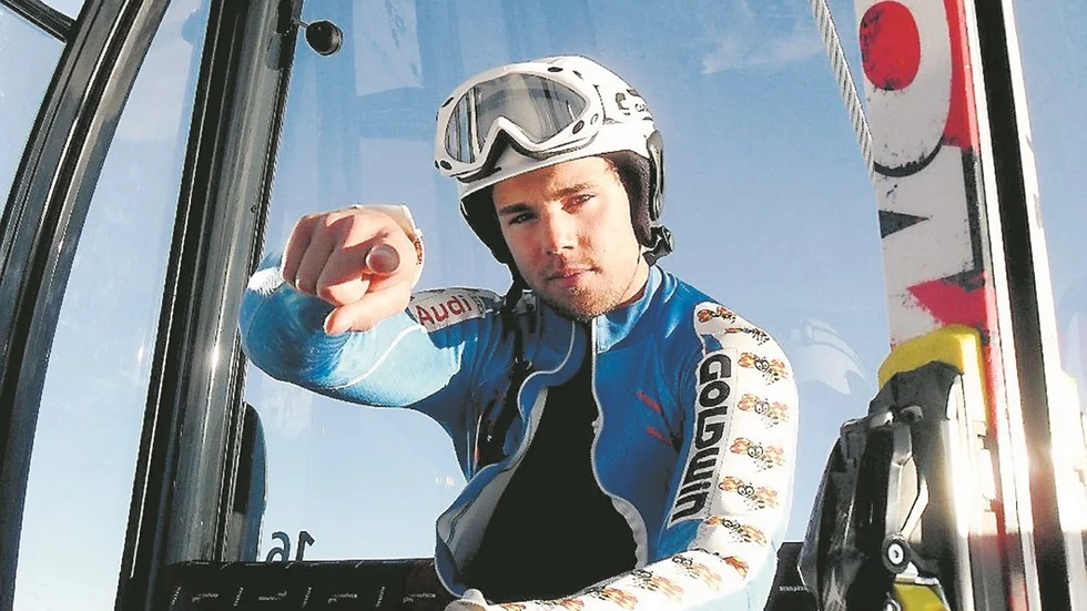 För Rickard Kåhre, skidfostrad i Kinda Alpina men tävlandes för Hjortens SK i Virserum, väntar Europacuptävling i finska Levi kommande vecka. Kåhre, rankad nia i slalom i Sverige, siktar på en poängplats.