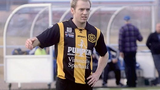 James Weber är ett av tre nyförvärv som går direkt in i startelvan för Gullringen idag i hemmamatchen mot Myresjö/Vetlanda.