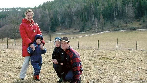Familjen Janzén i Näs protesterar mot utbyggnaden av 3G-master.