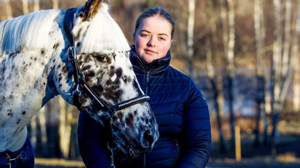 Emma Friberg och hennes Zelda är ett av de nominerade ekipagen till Årets ponnyryttare i dressyr på Östergötlands ridsportgala.