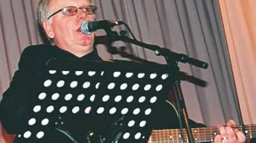 Lennart "Nenne" Lindberg lockade närmare 300 personer till Bruzaholms Folkets Hus under påsken.