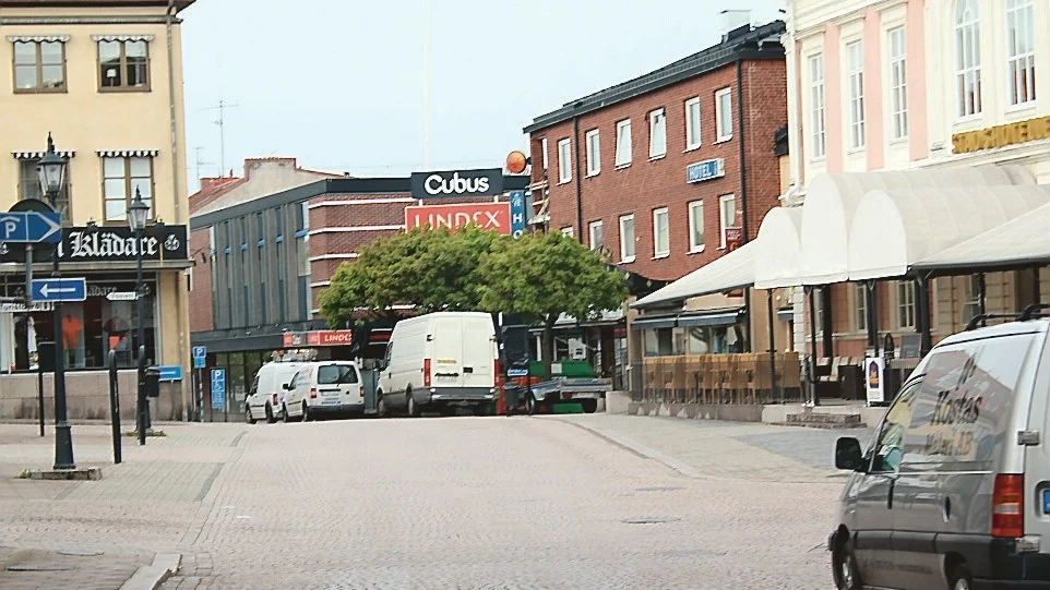 Förslaget från i fjol om att stänga av Sevedegatan förbi Statt fram till Dressman lanseras igen. Den här gången för tre år framåt.