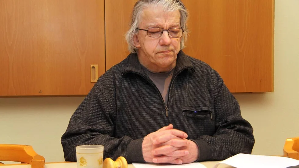 Fullbordan. Bonny Hermansson öppnade årsmötet som beslutade att avveckla Folkets hus-föreningen.