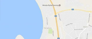 Stenkastningen i Motala fortsätter