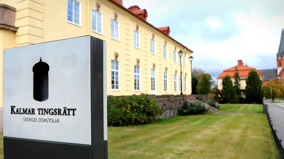 En man från norra kommundelen greps och anhölls i januari för att ha misshandlat sin fru. Nu väntar rättegång.