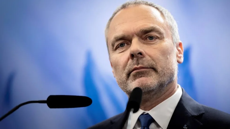 Partiledaren Jan Björklund (L) gjorde sig nyligen till språkrör för regerringen, menar ledarskribenten.