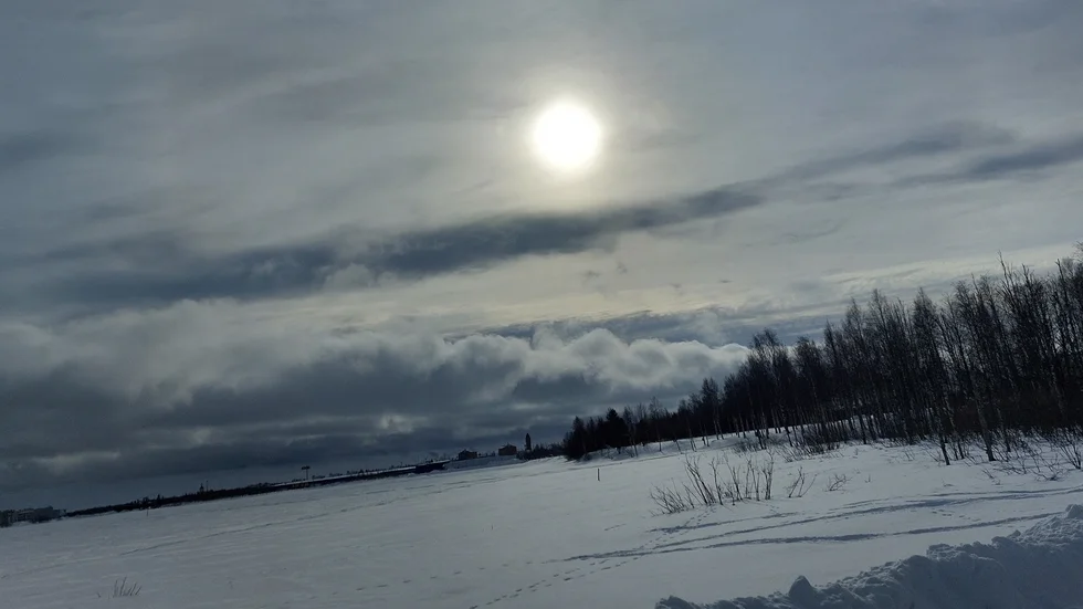 En gråmulen lördag i Haparanda, med några solstrålar. 