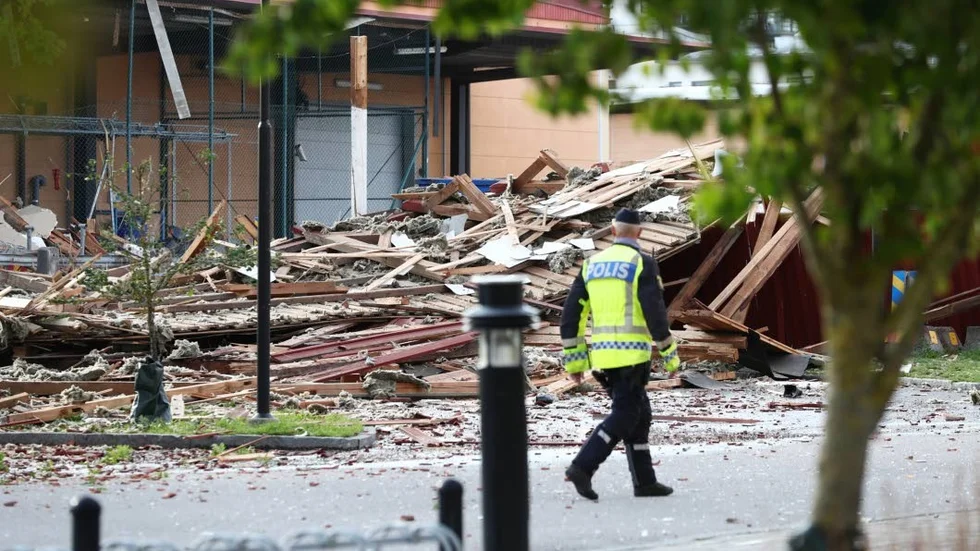 Explosionsplatsen, Garnisonen.