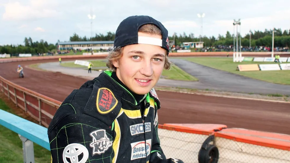 Fredrik engman kommer in i Piratlaget mot Dackarna
