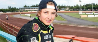 Han tar plats i Piratlaget