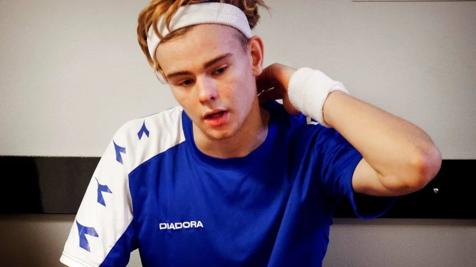 Levi Lindroos-Rollsjö från Västervik vann silver i lag-SM i squash.