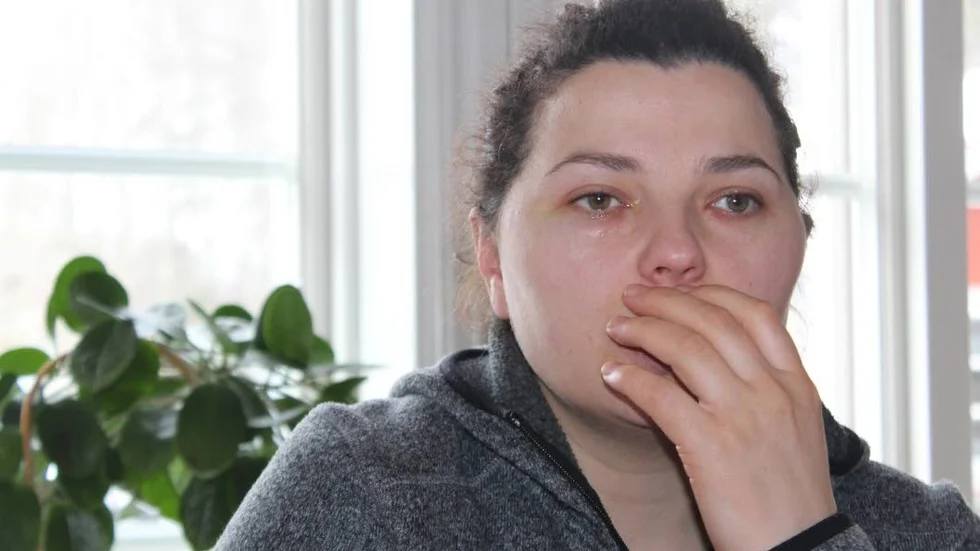 Utvisas. Vlora ska lämna Sverige enligt beslut av Migrationsverket. Åtvidabergs kommun borde ta strid för henne och hennes barn, tycker Carl G Nilsson.