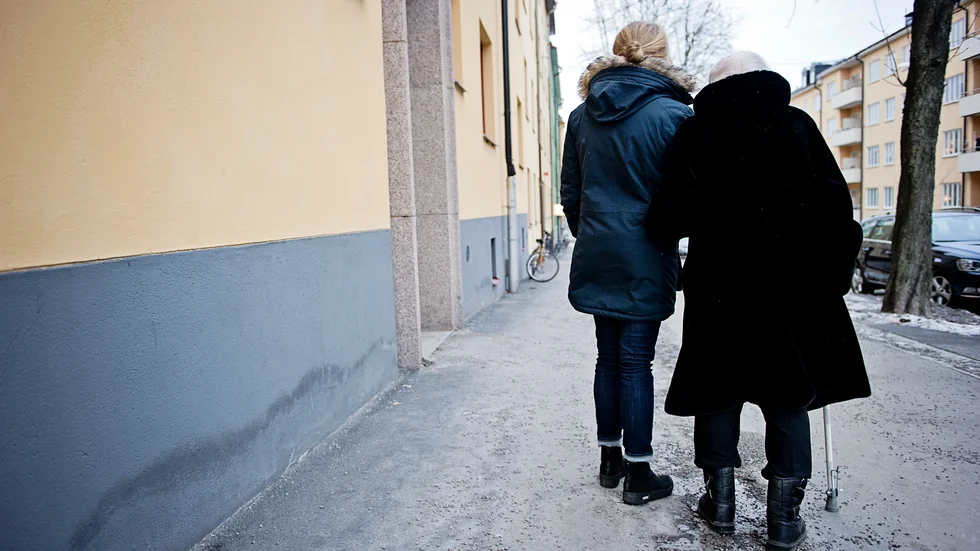 "Glöm inte att kommunerna enligt lag ska erbjuda de anhöriga stöd, utan att de själva måste begära det", skriver Anhörigföreningen Piteå. (Arkivbild)