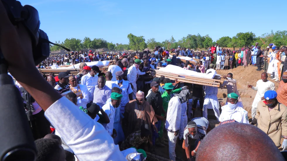 I söndags begravdes flera av offren för helgens brutala jihadistattack i nordöstra Nigeria.