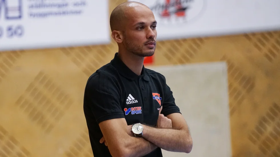 Kim Gama tränade KFUM Linköping i svenska futsalligan. Nu är han ny tränare i satsande Motala FK i division 2.