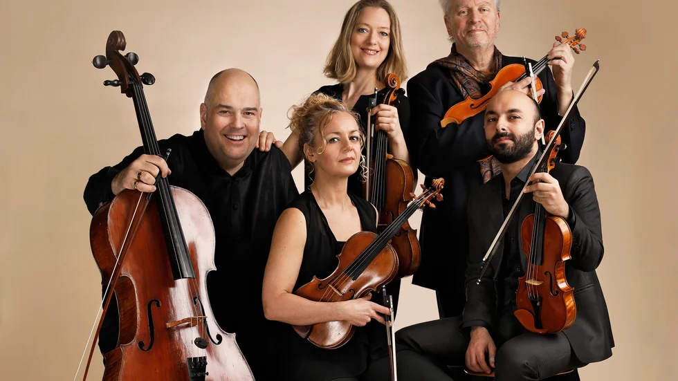 Per Nyström, cello, Ylva- Li Zilliacus, viola, Nils-Erik Sparf, violin, Klara Hellgren, violin, och Brusk Zanganeh, violin, utgör Uppsala Kammarsolister.