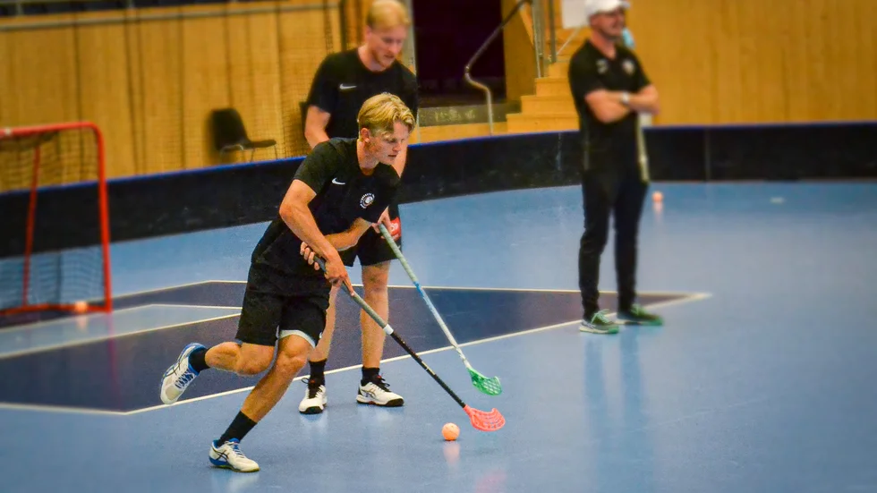 Nyförvärvet Filip Eriksson på den andra träningen för säsongen med Storvreta. 